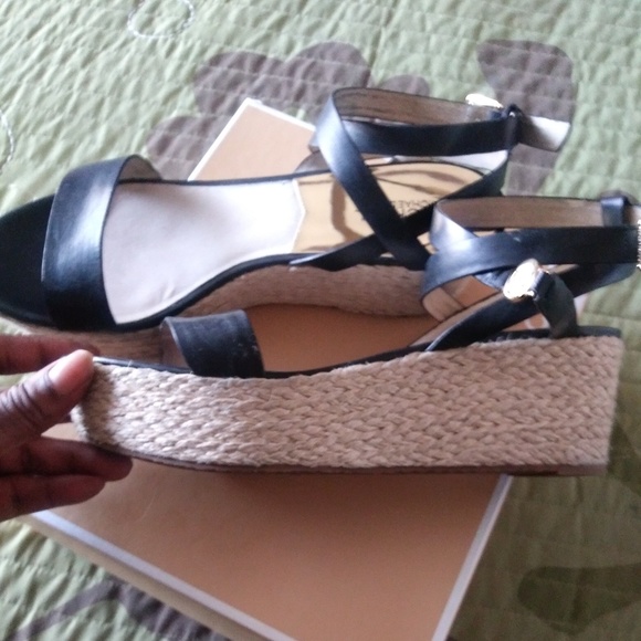 MICHAEL Michael Kors 9.5 - Picture 1 of 3